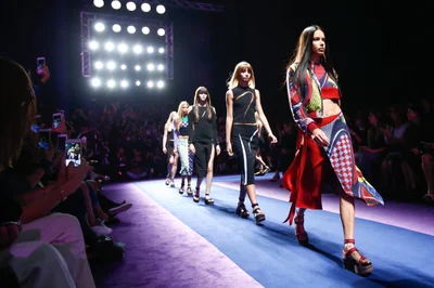 Look 28